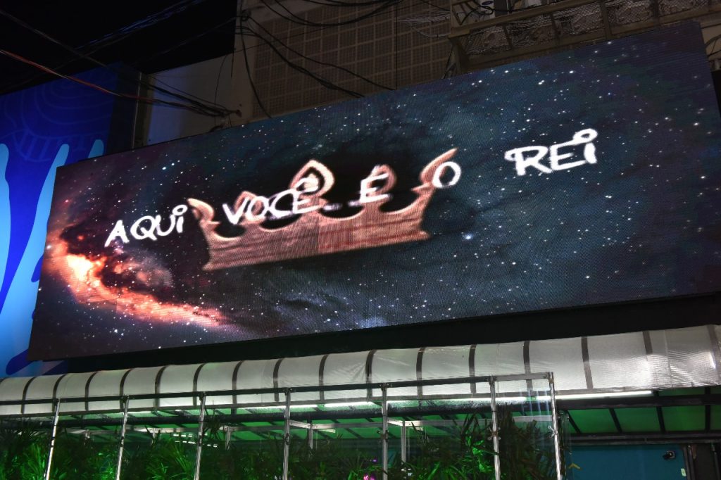 Aluguel de Totem Digital Touch Screen 4K com Painel LED Interativo para Divulgação de Marcas, Eventos e Feiras em Fortaleza