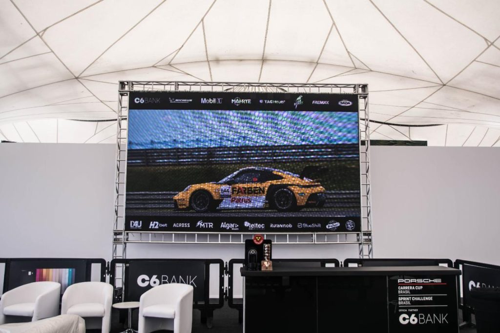 Aluguel de totem touch screen interativo - aluguel de painel de Led interativo - aluguel de holograma 3d em Goiás